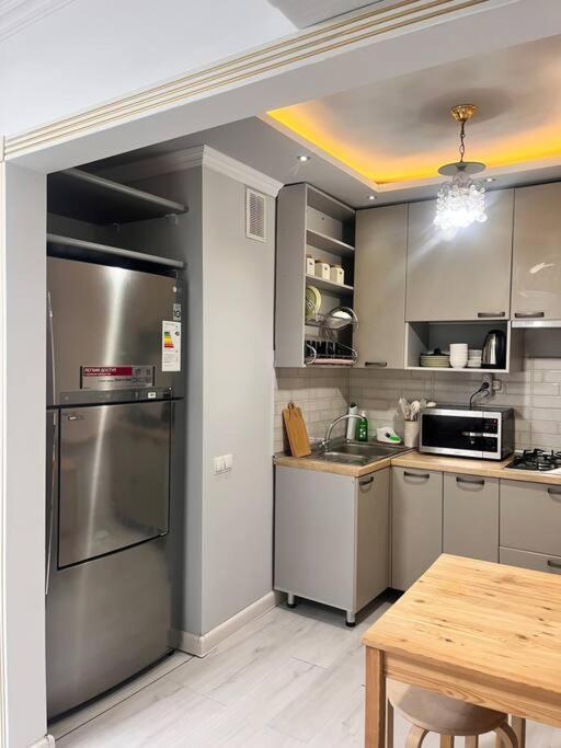 2-х комнатная в центре район цума Apartment Almaty